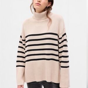 Gap Women’s Striped Turtleneck Sweater - Cream and Black - Small